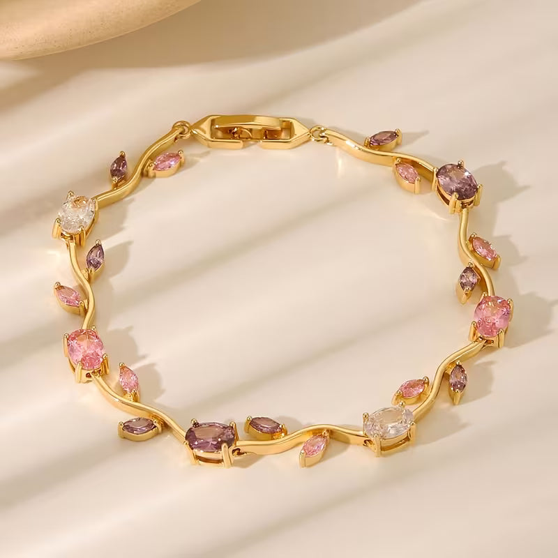 A New Stylish And Luxurious Flower Bracelet Adorned with Synthetic Synthetic Synthetic Zircon, Perfect for Women'S Everyday Wear