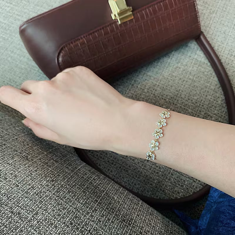 Pointed Star Petal Bracelet - Minimalist Style Individual Star Jewelry Suitable for Daily Wear & Vacation, Year-Round Versatile Online Celebrity Status Accessory (No Plating, Star Shape)